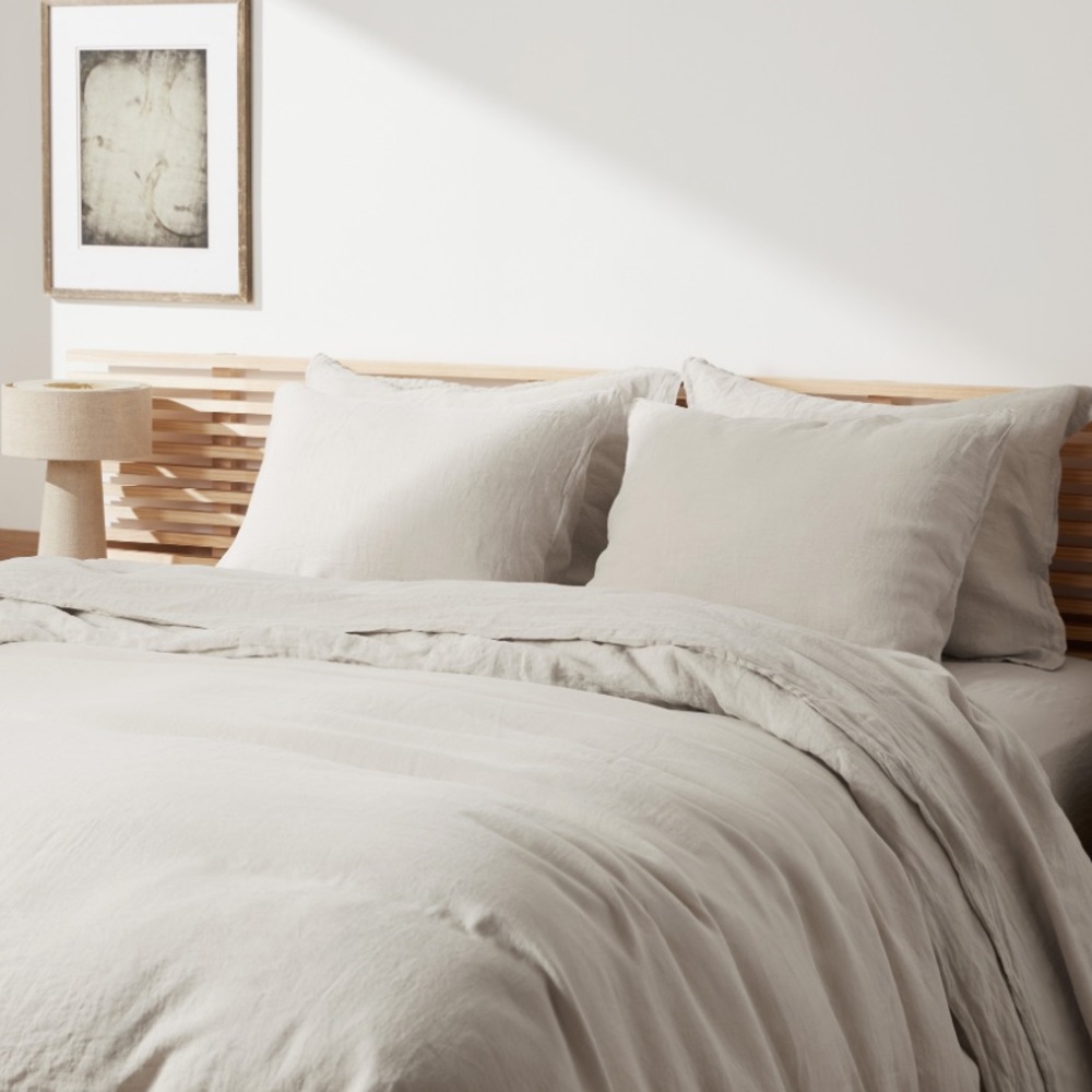 PARACHUTE  100% Linen Pillowcase SET color: Bone  size King gently used
